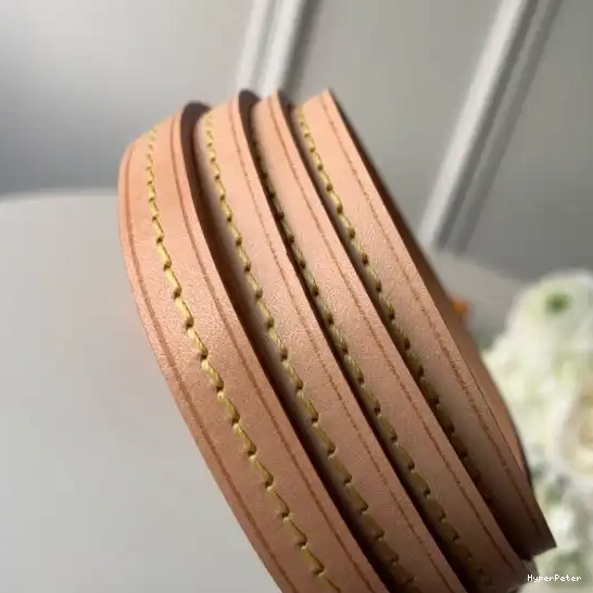 Louis Favorite Vuitton PM 0614
